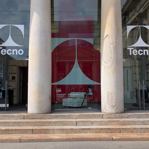 4d9e6e2e-f0b7-48aa-85f7-6c11b452f21a(0)