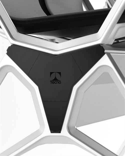 TE_17_Aeris_Back_Zoom_02_(5)